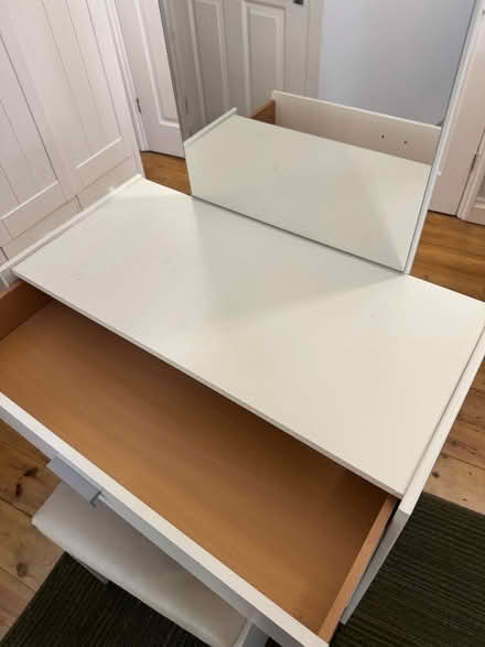 Photo of free White vanity desk with mirror (HR81LG) #2