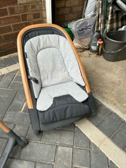 Photo of free Baby bouncer - maxi cosi (Lee green) #1