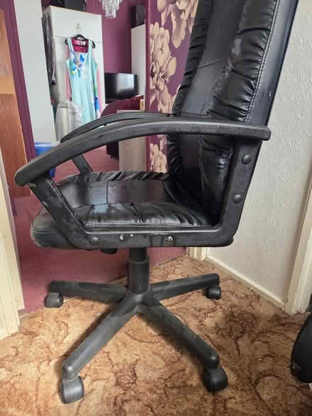 Photo of free Office Chair (IG10 3JF) #2