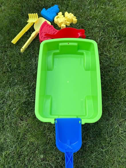 Photo of free Child’s golf set and sandbox toys (The Hythe, Maldon CM9) #3
