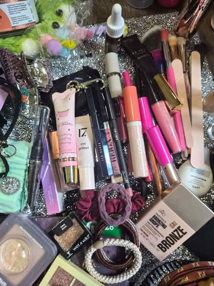 Photo of free Women/home bundle (Little Chester DE1) #2