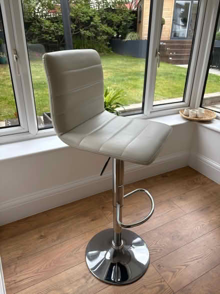 Photo of free Adjustable Bar Stools White (BR1 near Sundridge Park) #4