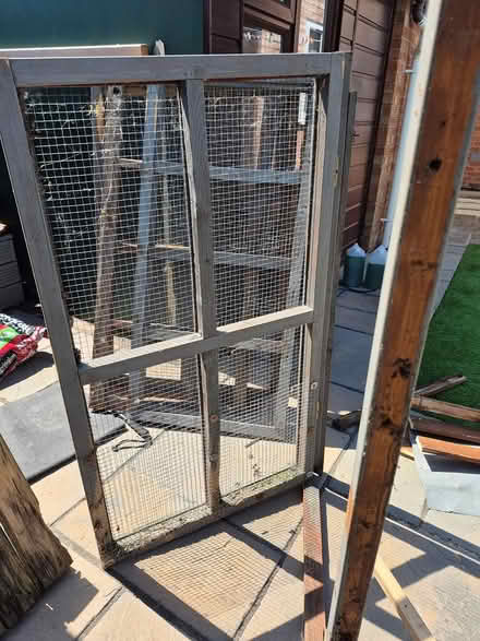 Photo of free 5 panels ... ideal for rabbit hutch (Kingswinford) #3