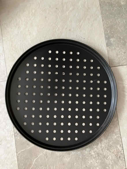 Photo of free pizza pan (NoHo 10012) #1