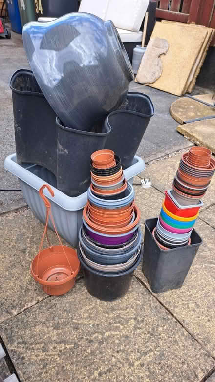 Photo of free Plastic pots in various sizes (S41. Chesterfield) #4