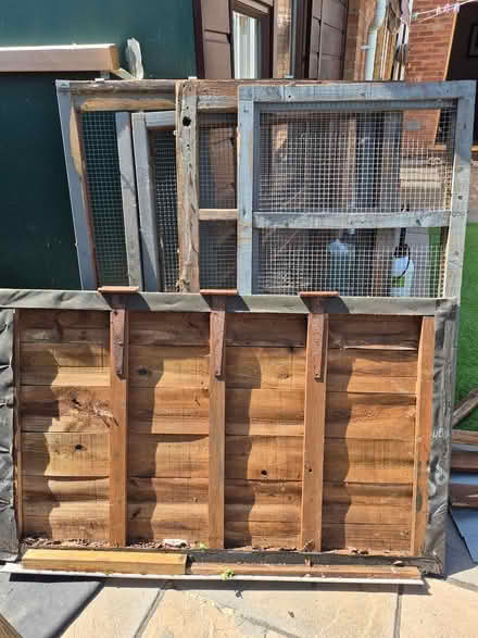 Photo of free 5 panels ... ideal for rabbit hutch (Kingswinford) #4