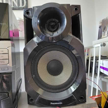 Photo of free Music Centre. Working order but no remote control. (Woodley RG5) #3