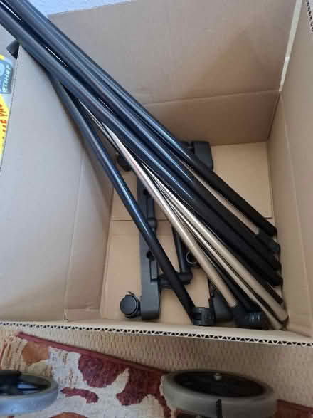 Photo of free Hanging rail (Kilburn DE56) #1