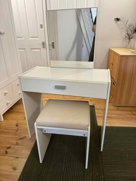 Photo of free White vanity desk with mirror (HR81LG) #1