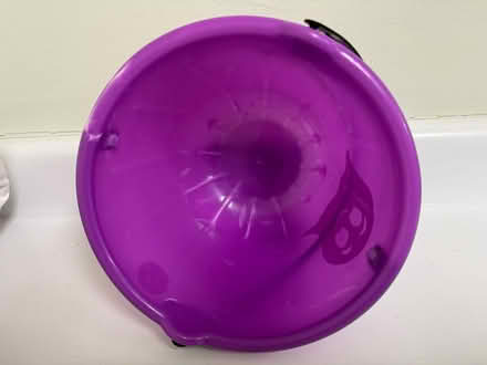 Photo of free Halloween trick-or-treat bucket (1075 Valencia Avenue) #2