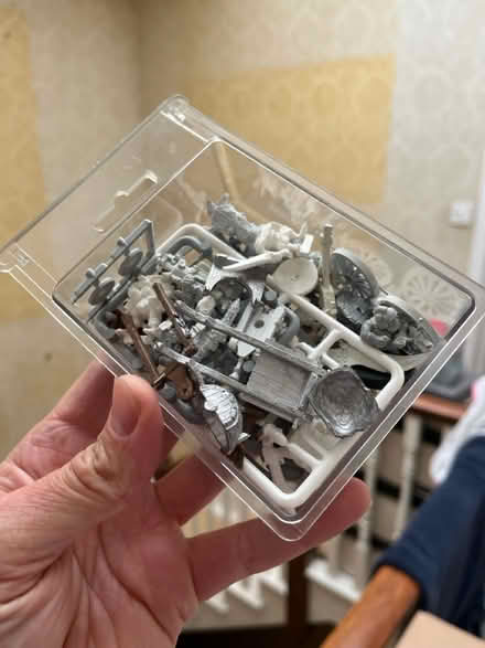 Photo of free Dungeons & dragons Warhammer models (SW19 4PE) #3