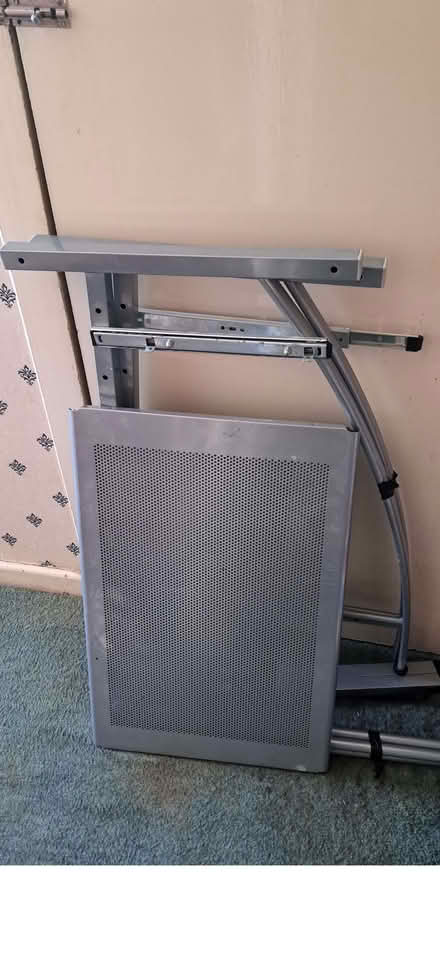 Photo of free PC work station (Brickhill MK41) #1