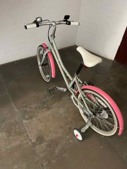 Photo of free Girls first bicycle (Twickenham TW1) #1