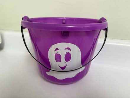 Photo of free Halloween trick-or-treat bucket (1075 Valencia Avenue) #1