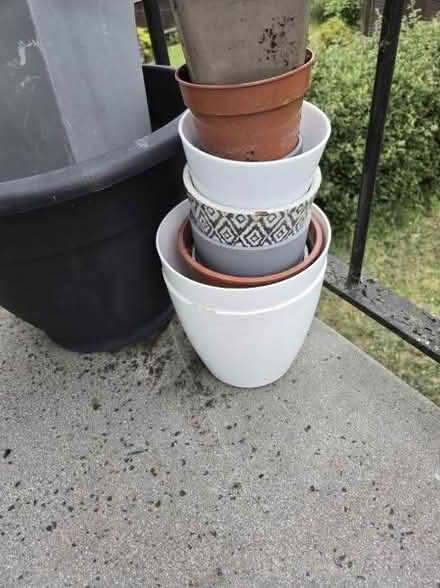 Photo of free Assortment of pots (Basingstoke RG22) #1