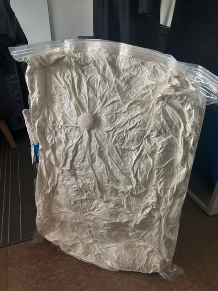 Photo of free Feather filled double duvet (Brentford TW8) #1