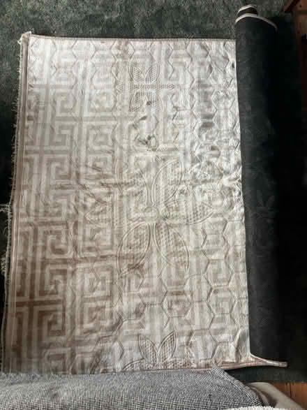 Photo of free Tan rug with embossed detailing (Brentford TW8) #1