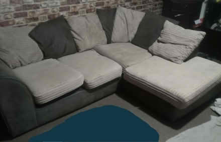 Photo of free Corner sofa (Hollinswood TF3) #1