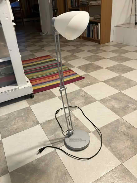 Photo of free desk lamp (NoHo 10012) #1