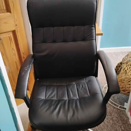 Photo of free Desk and chair (Downend) #3
