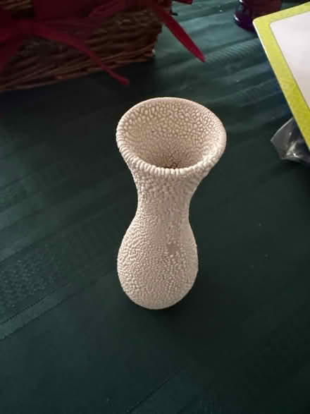 Photo of free Small textured vase (Croton-on-Hudson) #2