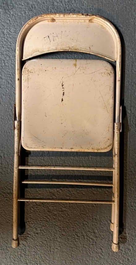 Photo of free Metal folding chair (1075 Valencia Avenue) #3