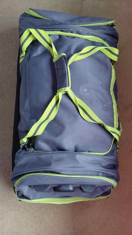 Photo of free Holdall (Sheffield S12) #2