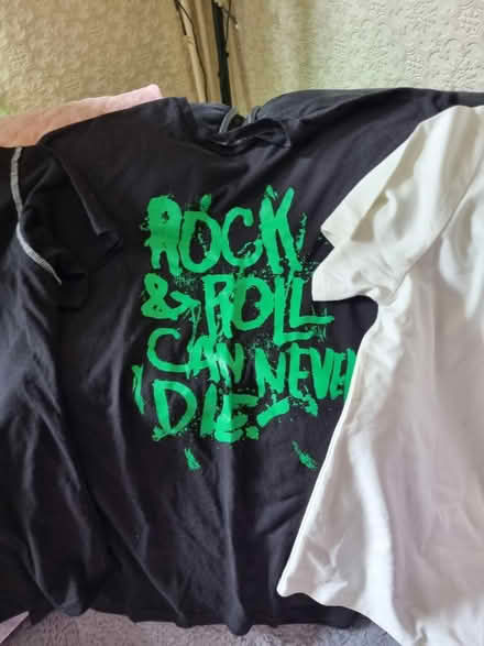 Photo of free 5 assorted T-shirts mainly M (Shirley, Croydon) #4