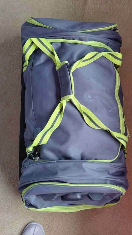 Photo of free Holdall (Sheffield S12) #1