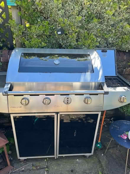 Photo of free Gas barbecue - 5 burner heaven chec (Sale M33) #2