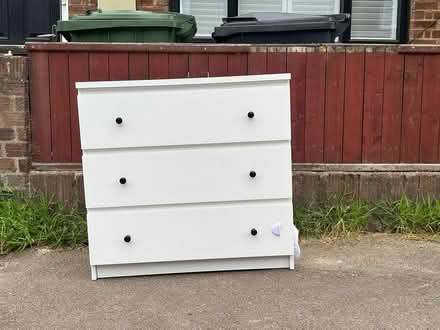 Photo of free chest of drawers (21 Ardmere Road) #1