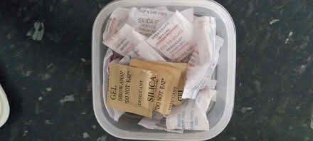 Photo of free Silica Gel (Kennington OX1) #1