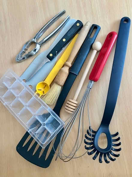 Photo of free Assorted kitchen items (Ifton Heath SY11) #1