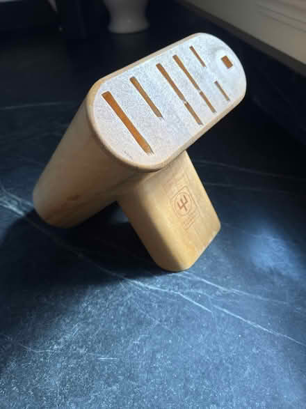 Photo of free Knife block (Glen Ellyn) #1