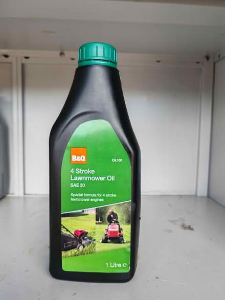 Photo of free 4 stroke Lawn mower oil SAE30 (Abbey Lane Area LE4) #1