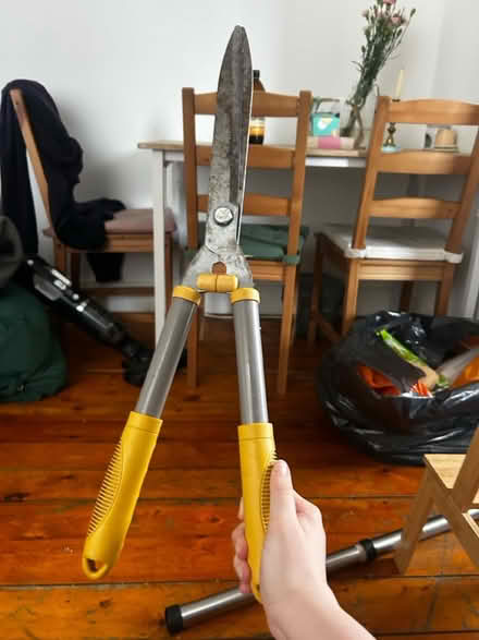 Photo of free garden shears (stamford hill N16) #1