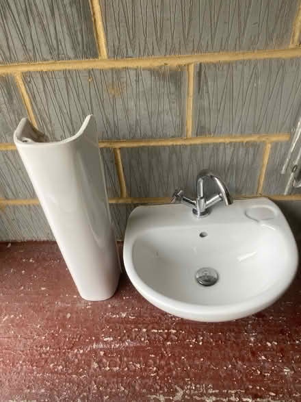 Photo of free Basin taps and pedestal (hemel hempstead, HP3) #2