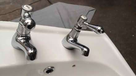 Photo of free White washbasin etc (DN21, Gainsborough) #2