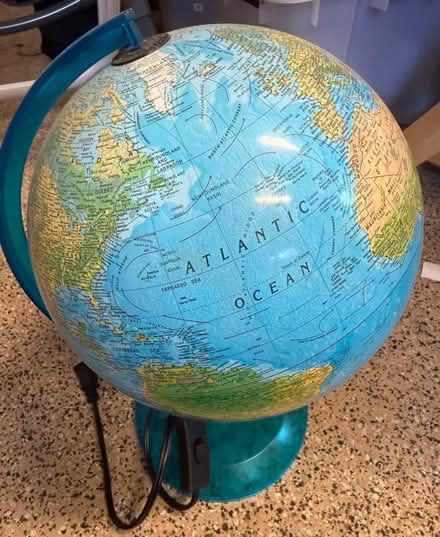 Photo of free Globe (West Menlo Park) #2