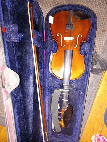 Photo of free 4/4 Violin (Chatham ME5) #1