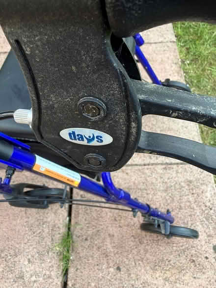 Photo of free 4 wheel walker (Near Dunstable LU6) #2