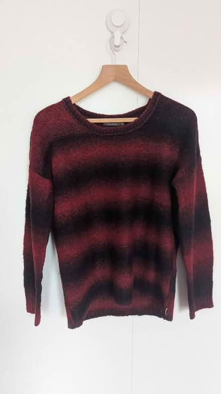 Photo of free Jumper (CR0) #1
