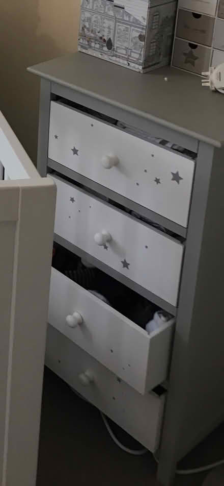 Photo of free chest of drawers (High St Ken W8) #1