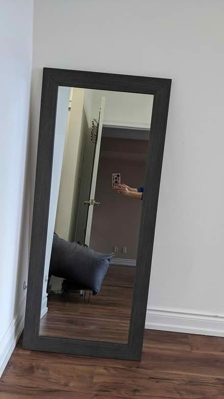 Photo of free Wood Desk/Mirror (Richmond Hill) #1