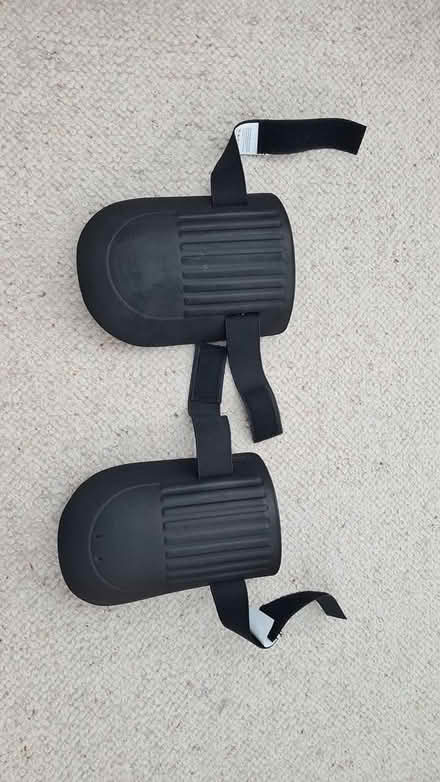Photo of free knee pads (Letchworth town centre) #2