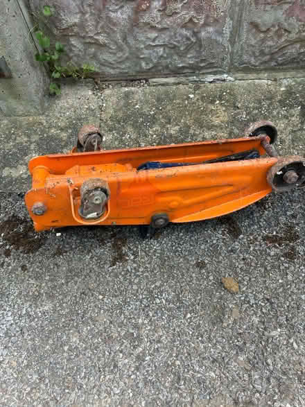 Photo of free 1.5tonne car jack (PO21 Aldwick) #2