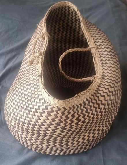 Photo of free Circular seagrass basket (BN23 5TP) #1