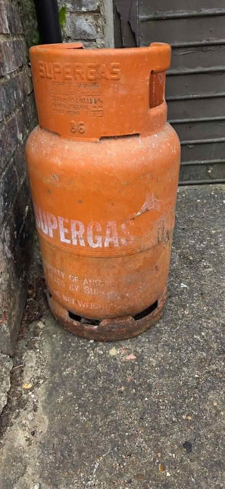 Photo of free Supergas gas cannister (Purley CR8) #1