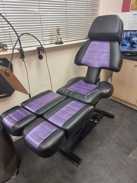 Photo of free Tattoo chair and stools (Ip270du) #2
