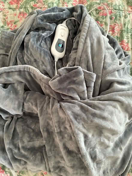 Photo of free Lakeland heated sleeved throw (Barnard's Green WR14) #1